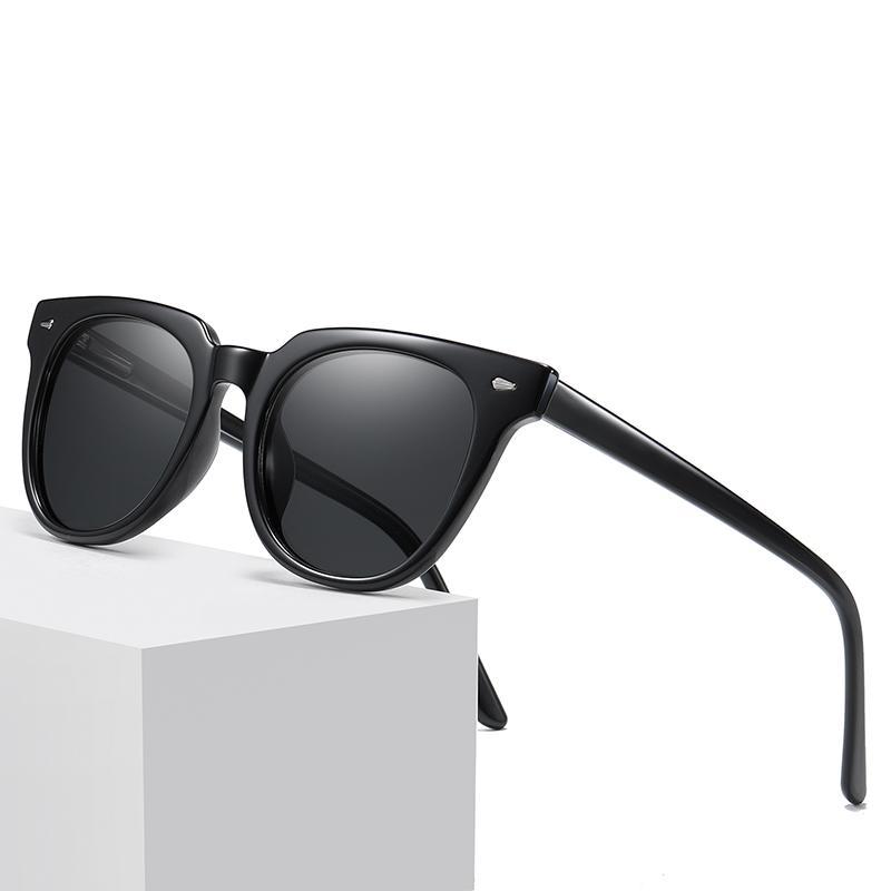 Duncan - Classic UV400 Protective Polarized Beach Sunglasses - Transparent Tea/Blue Pink